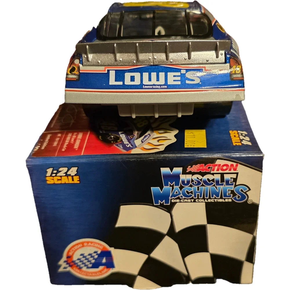 Jimmie Johnson #48 Lowe's 2005 NASCAR Muscle Machines 1/24 Action Diecast Nascar